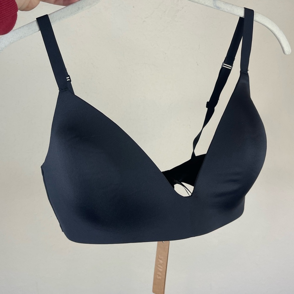 SKIMS Wireless Lightly Lined Bra in Black Onyx Size 36DD NWT - Picture 3 of 9